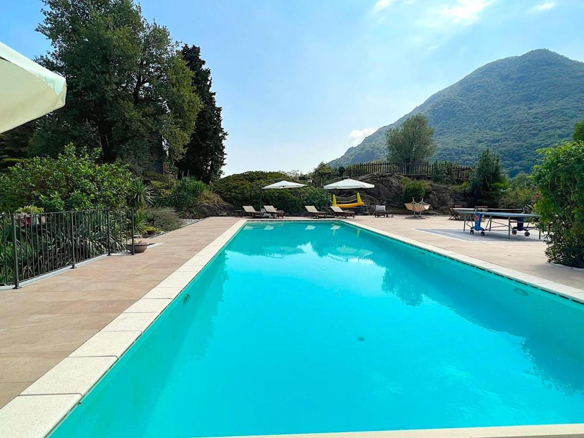 The Comfortable House With Big Pool In The Center Of メルゴッツォ エクステリア 写真