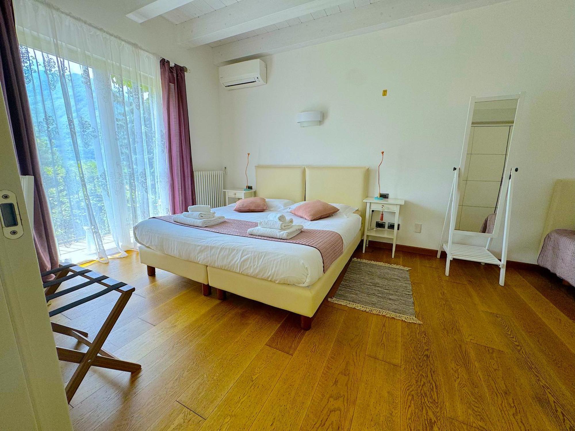 The Comfortable House With Big Pool In The Center Of メルゴッツォ エクステリア 写真