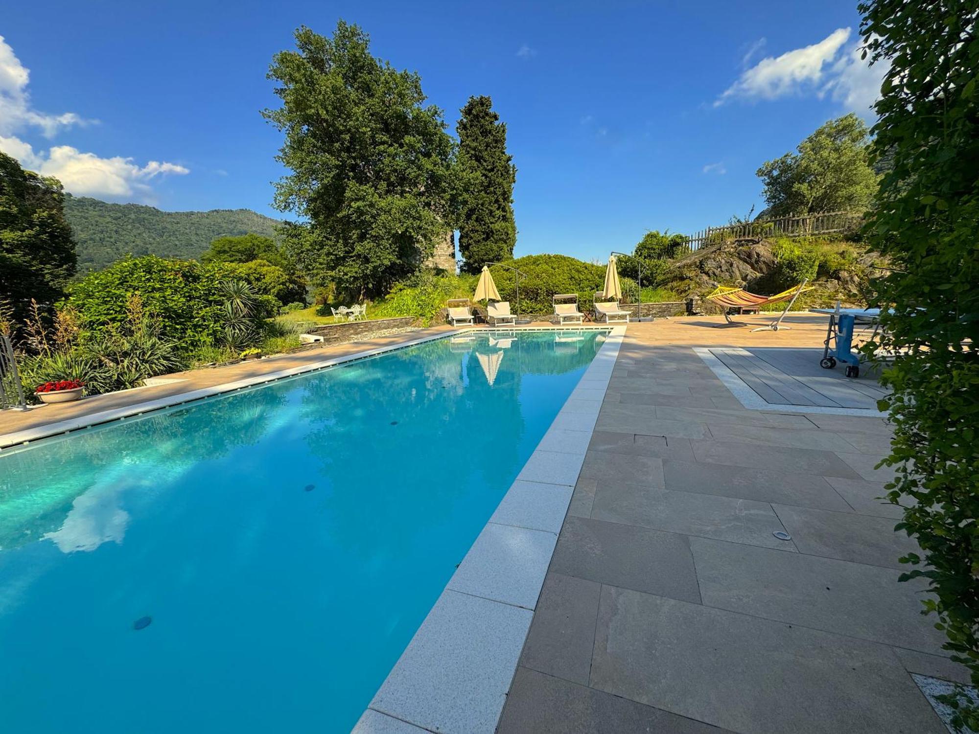 The Comfortable House With Big Pool In The Center Of メルゴッツォ エクステリア 写真