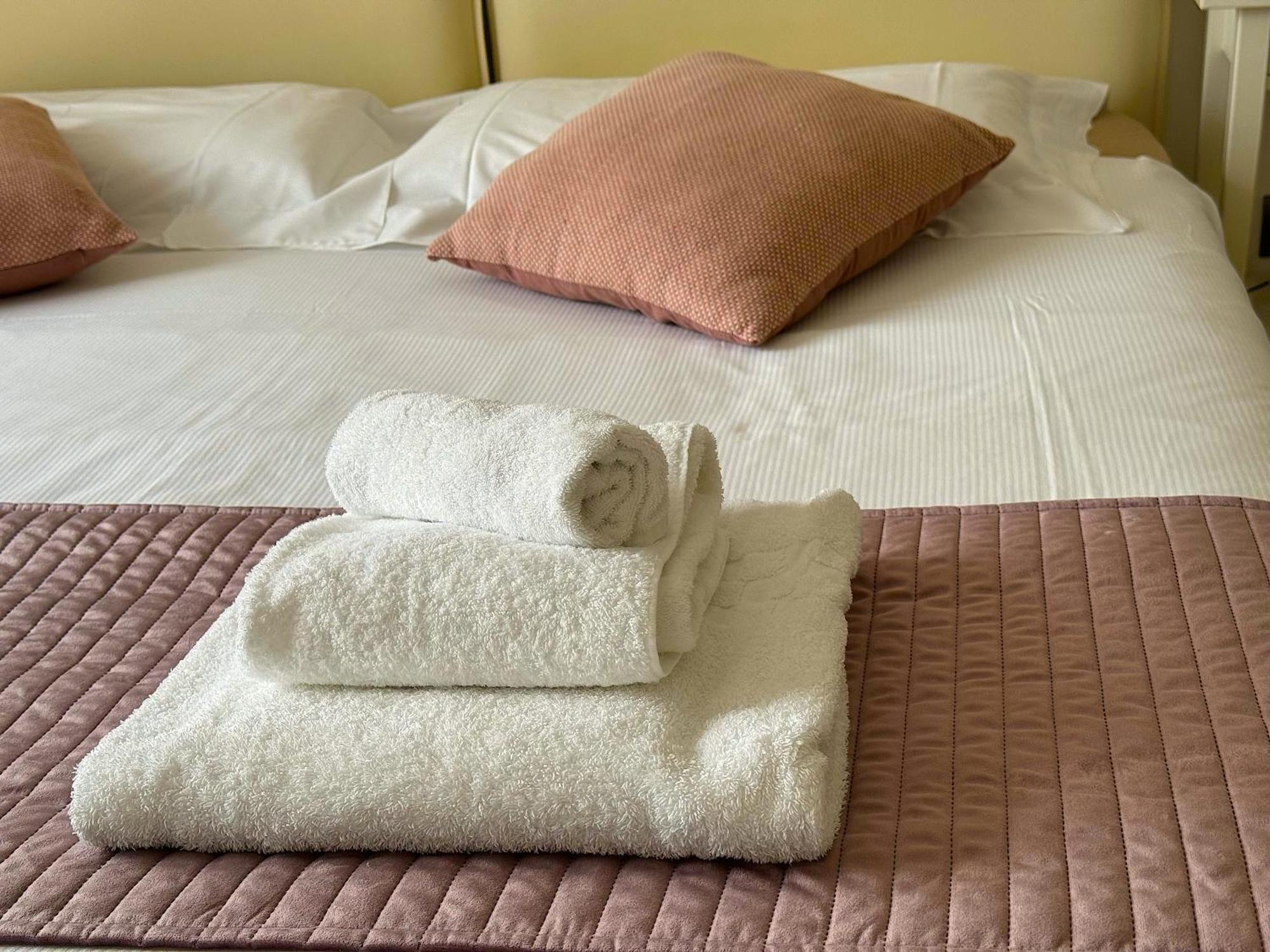 The Comfortable House With Big Pool In The Center Of メルゴッツォ エクステリア 写真