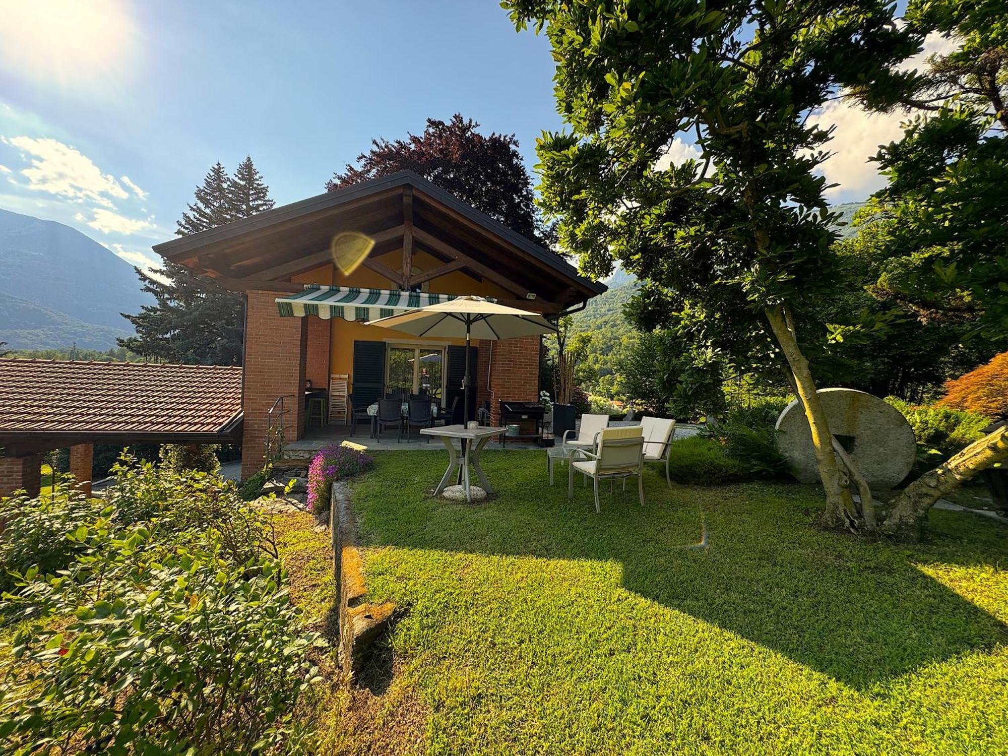 The Comfortable House With Big Pool In The Center Of メルゴッツォ エクステリア 写真