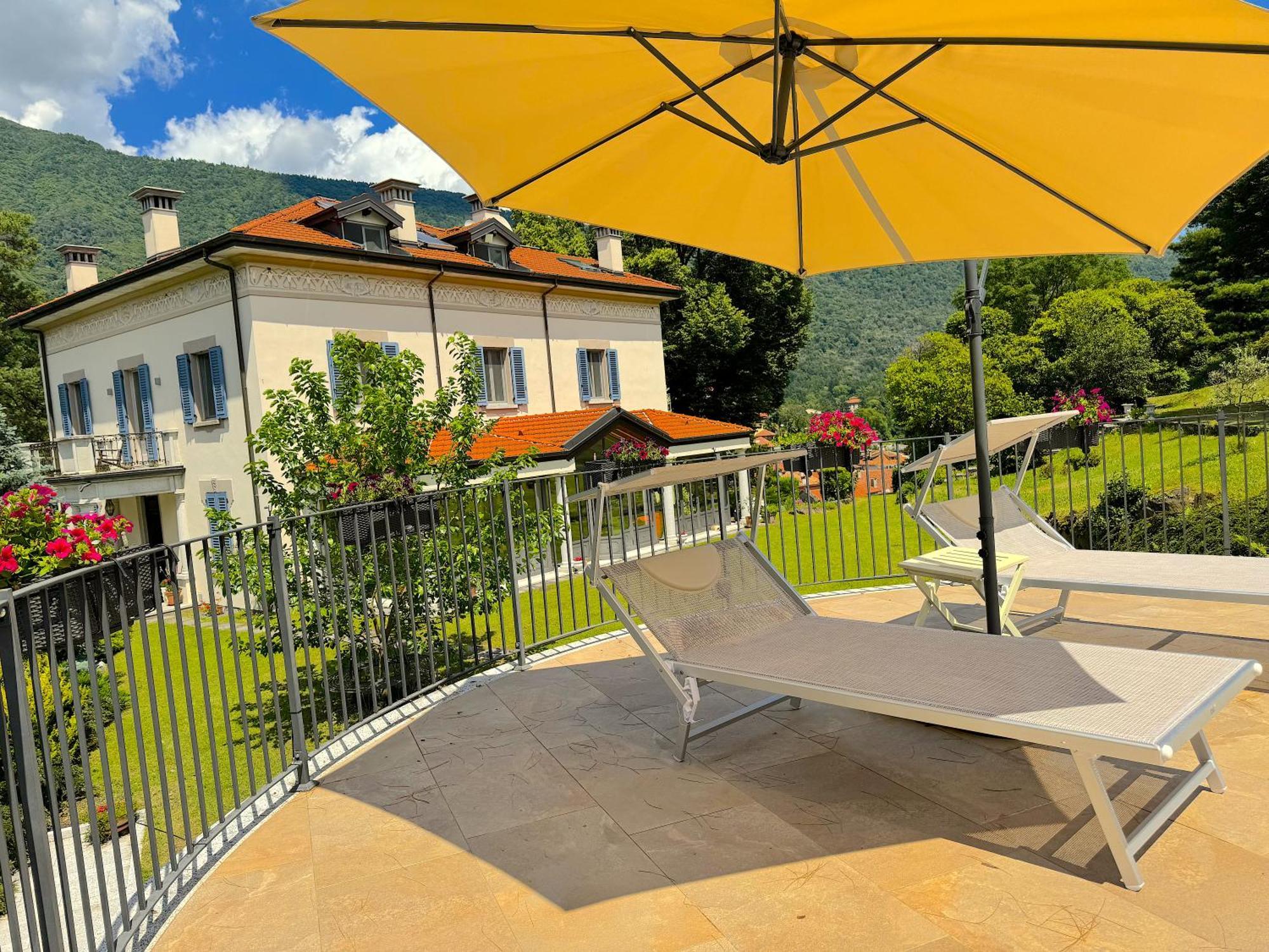 The Comfortable House With Big Pool In The Center Of メルゴッツォ エクステリア 写真